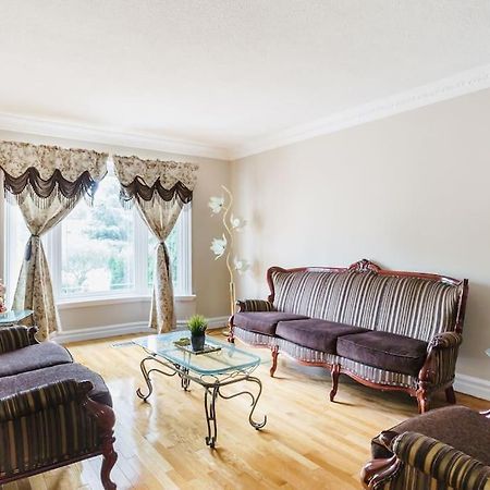 Beautiful Home 4 Bed, 3 Bath, Garage, Backyard! Mississauga Exterior foto