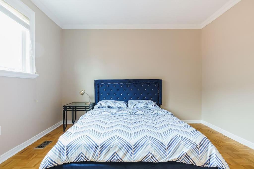 Beautiful Home 4 Bed, 3 Bath, Garage, Backyard! Mississauga Exterior foto