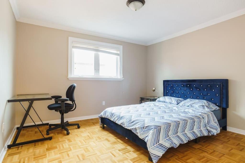 Beautiful Home 4 Bed, 3 Bath, Garage, Backyard! Mississauga Exterior foto