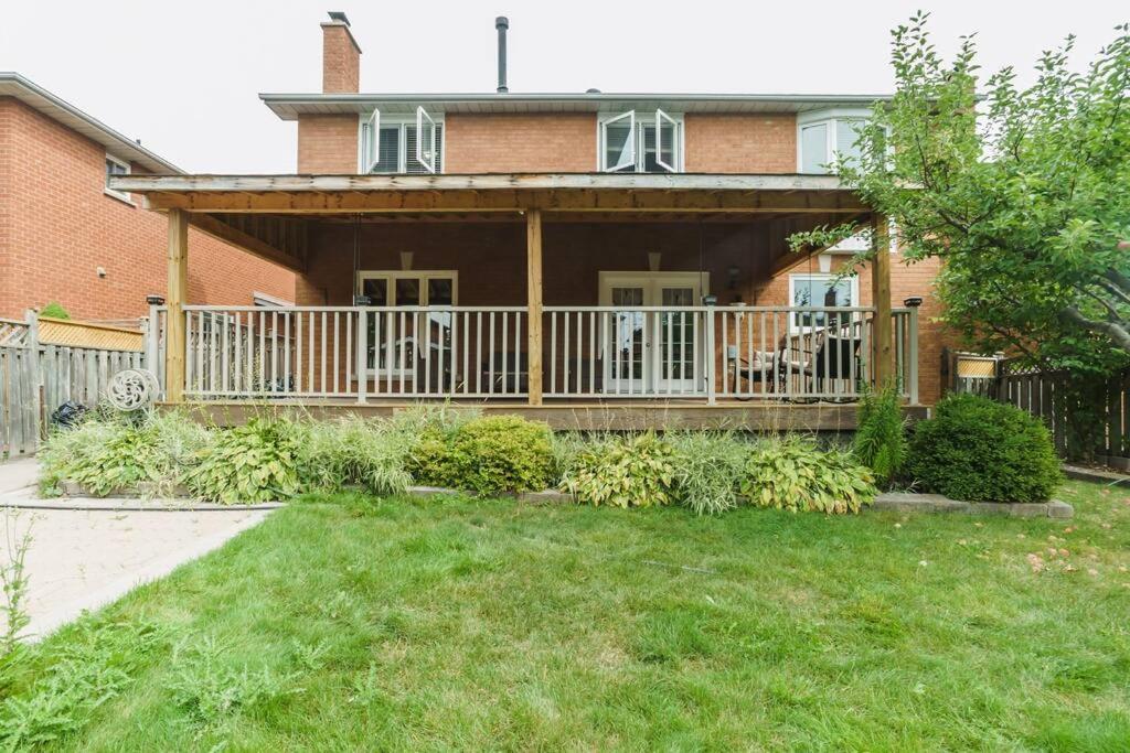 Beautiful Home 4 Bed, 3 Bath, Garage, Backyard! Mississauga Exterior foto