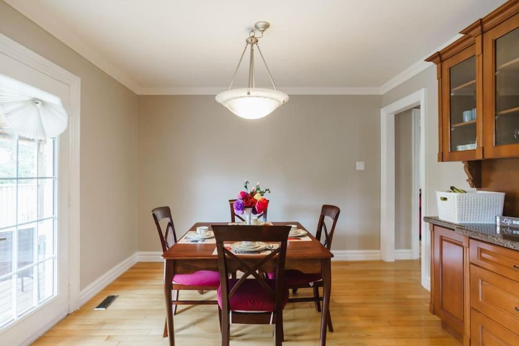 Beautiful Home 4 Bed, 3 Bath, Garage, Backyard! Mississauga Exterior foto