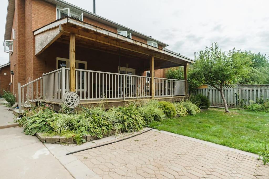 Beautiful Home 4 Bed, 3 Bath, Garage, Backyard! Mississauga Exterior foto